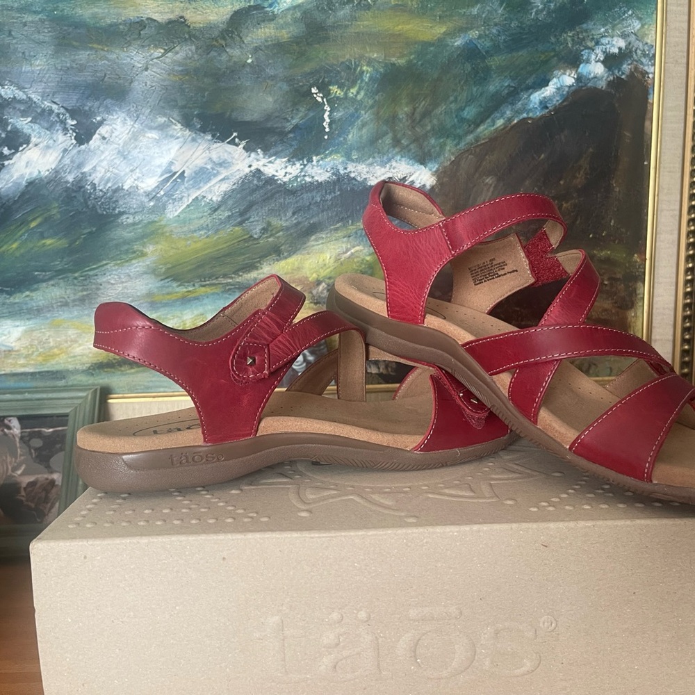 Taos Footwear Women's Berry Red Strappy Comfort Sandals - Picture 4 of 4